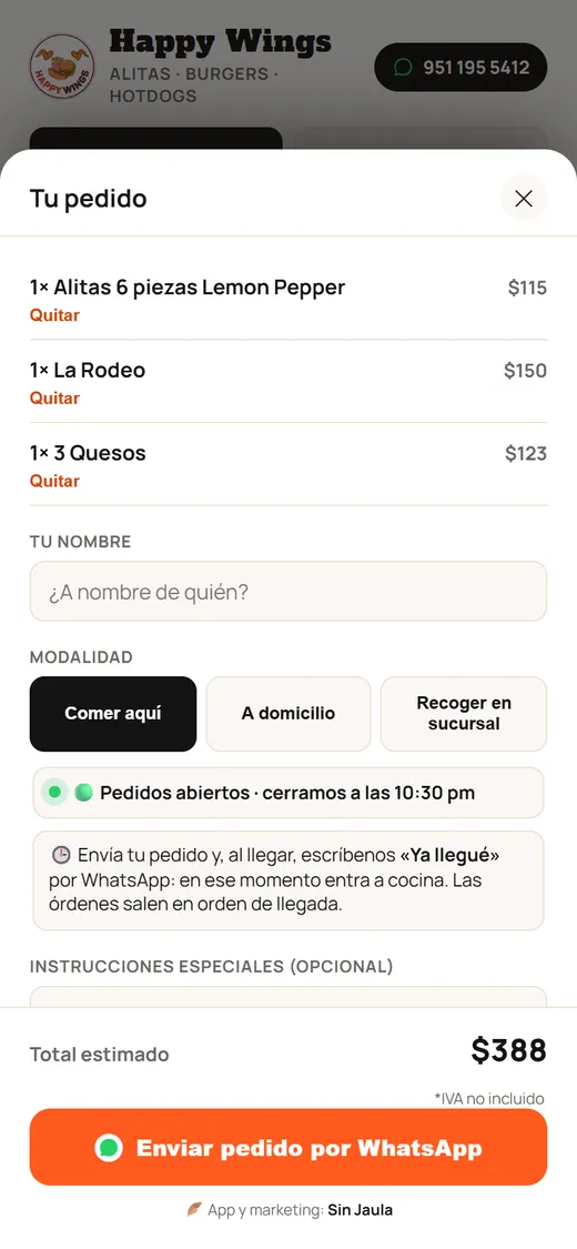 Pedido de Happy Wings en el celular: tres productos, modalidad Comer aquí, A domicilio o Recoger en sucursal, aviso de pedidos abiertos hasta las 10:30 pm y el botón Enviar pedido por WhatsApp