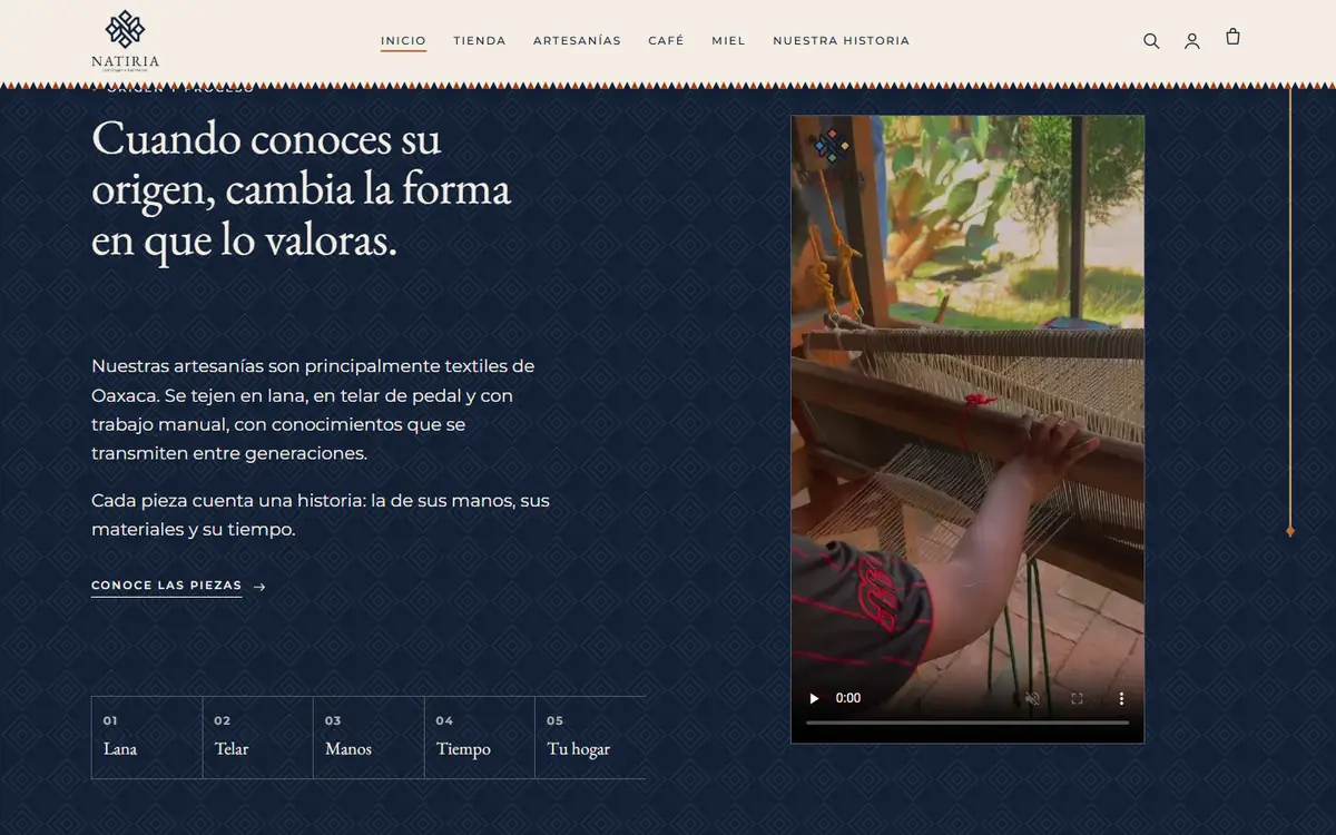 Sección Cuando conoces su origen, cambia la forma en que lo valoras: textiles de Oaxaca tejidos en telar de pedal, con un video del telar y los pasos lana, telar, manos, tiempo y tu hogar